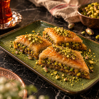 Fıstıklı El Açması Özel Kesim Antep Baklavası